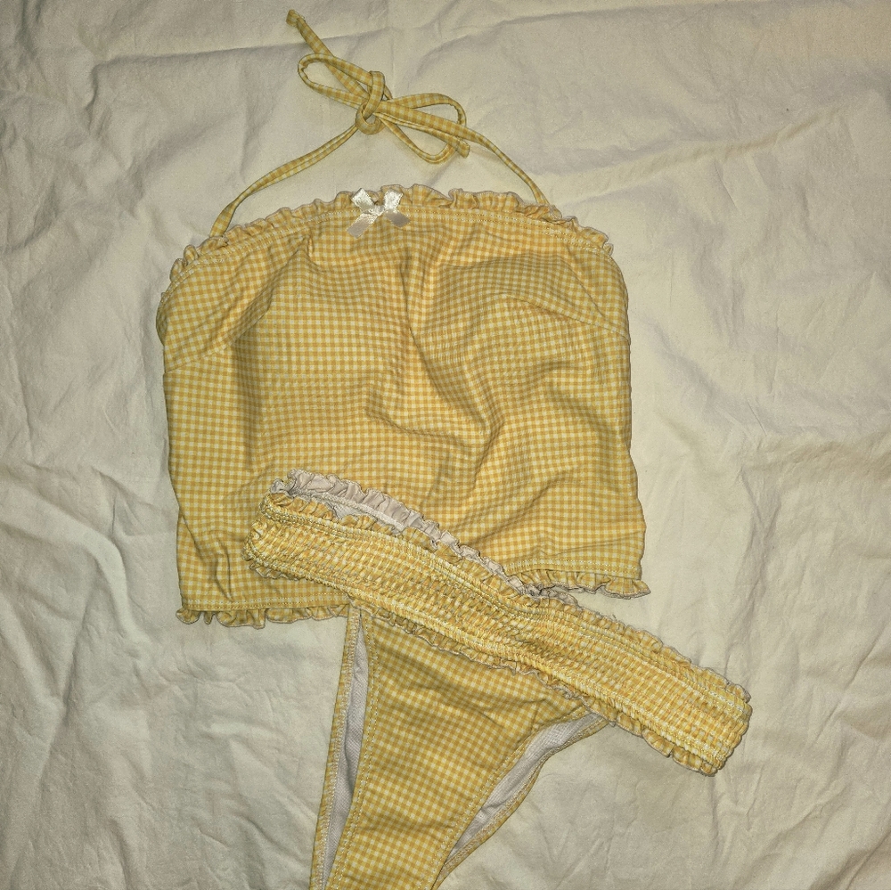 Yellow Ruffle Two-Piece Bikini Set - Picture 6 of 7